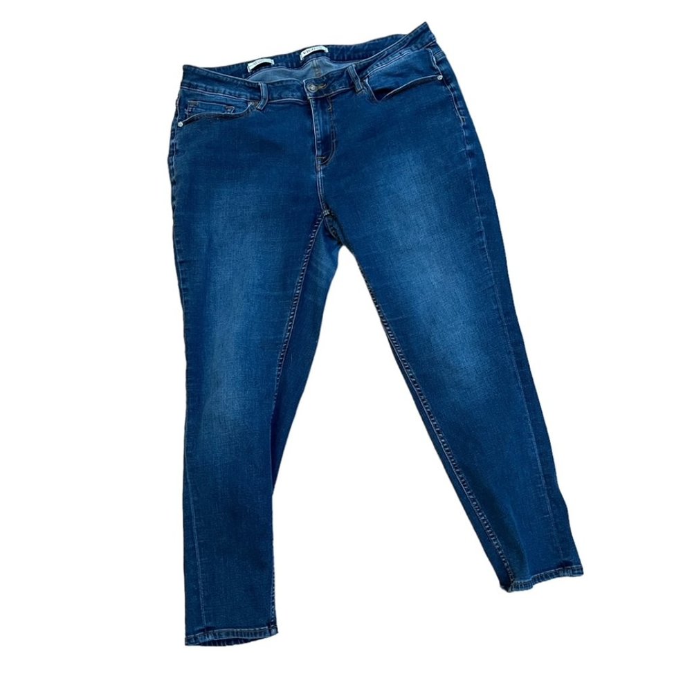 Sofia Jean  Crop